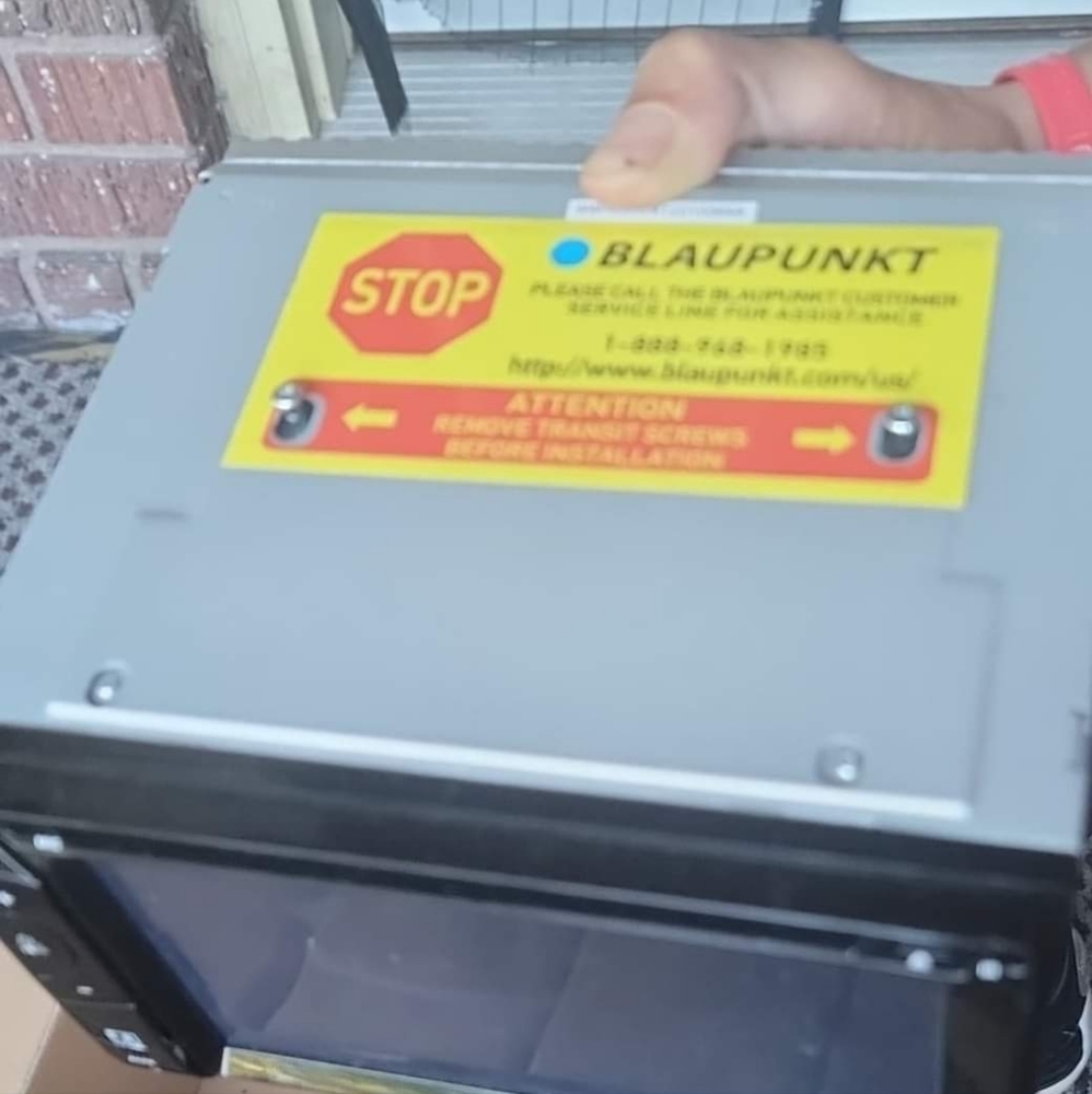 Blaupunkt Miami 620 2-DIN Car In-Dash DVD (NO WIRE HARNESS) - Picture 3 of 4